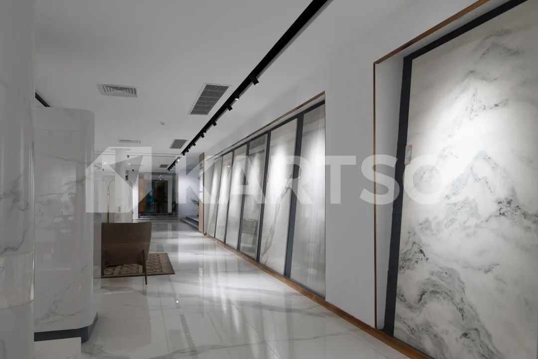 科素板装饰案例·东莞大千展厅|极简润泽的白，书写空间"简"与"景"的艺术